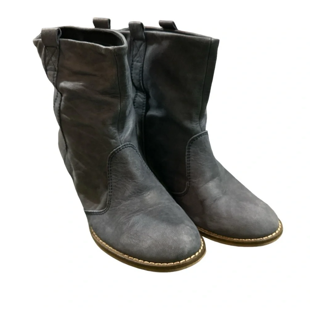 EUC - Sundance Shay Leather Boots - gray blue - size 40